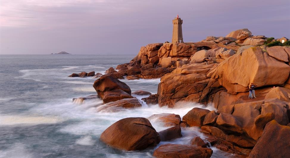 La Côte de Granit Rose - Camping Armor Loisirs *** à Trébeurden, verhuur van staanplaatsen, stacaravans en chalets, camping met zwembad aan de roze granietkust bij Perros Guirec-Ploumanac'h-Côtes d'Armor-Bretagne - Camping Armor Loisirs
