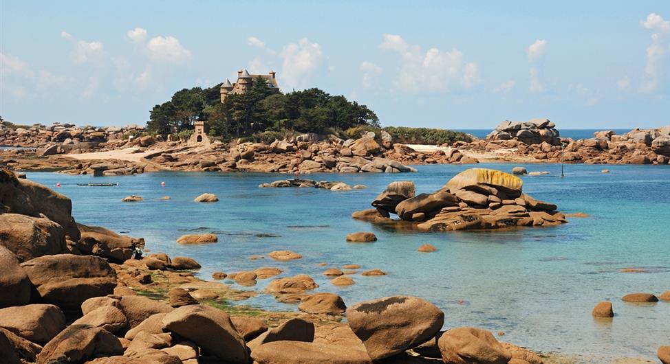 La Côte de Granit Rose - Camping *** Armor Loisirs à Trébeurden, verhuur van staanplaatsen, stacaravans en chalets, camping met zwembad aan de roze granietkust bij Perros Guirec-Ploumanac'h-Côtes d'Armor-Bretagne - Camping Armor Loisirs