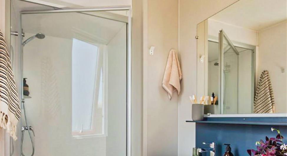 Camping Trébeurden met zwembad - Luxe stacaravan met 2 slaapkamers zeezicht plaats 13 - Camping Armor Loisirs