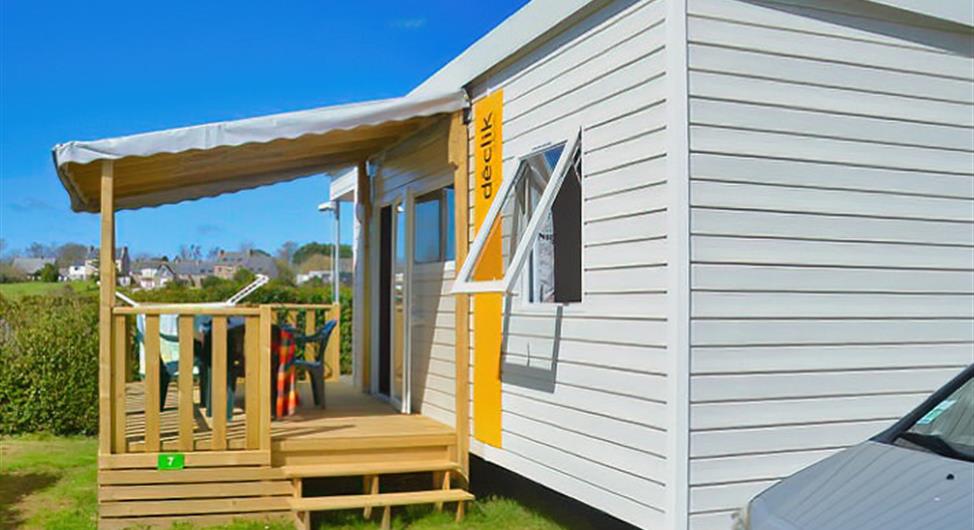 Camping Côte de Granit Rose met miniboerderij - Stacaravan met 2 slaapkamers standplaats 3 - 7 - Camping Armor Loisirs