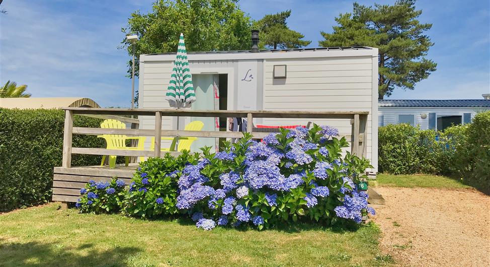 Stacaravan met 1 slaapkamer op 3-sterrencamping Armor Loisirs in Trébeurden, verhuur van staanplaatsen, stacaravans en chalets, overdekt zwembad, camping aan de roze granietkust bij Perros Guirec-Côtes d'Armor-Bretagne - Camping Armor Loisirs