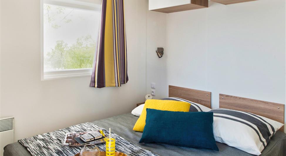 Stacaravan met 1 slaapkamer op 3-sterrencamping Armor Loisirs in Trébeurden, verhuur van staanplaatsen, stacaravans en chalets, overdekt zwembad, camping aan de roze granietkust bij Perros Guirec-Côtes d'Armor-Bretagne - Camping Armor Loisirs