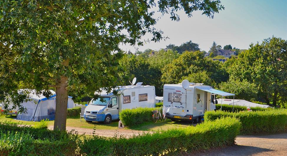 kampeerplaats op 3-sterrencamping Armor Loisirs in Trébeurden, verhuur van kampeerplaatsen, stacaravans en chalets, camping met zwembad aan de roze granietkust bij Perros Guirec-Côtes d'Armor-Bretagne - Camping Armor Loisirs