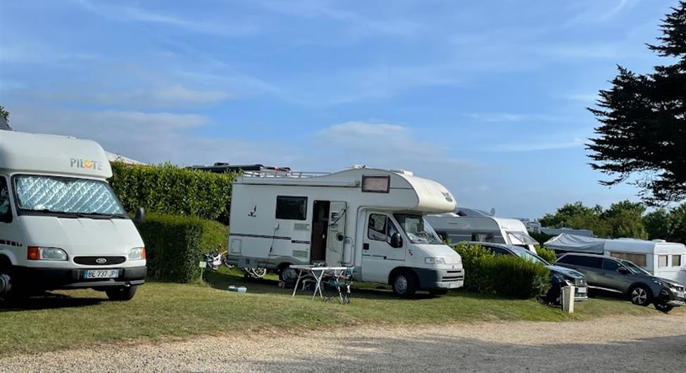 kampeerplaats op 3-sterrencamping Armor Loisirs in Trébeurden, verhuur van kampeerplaatsen, stacaravans en chalets, camping met zwembad aan de roze granietkust bij Perros Guirec-Côtes d'Armor-Bretagne - Camping Armor Loisirs