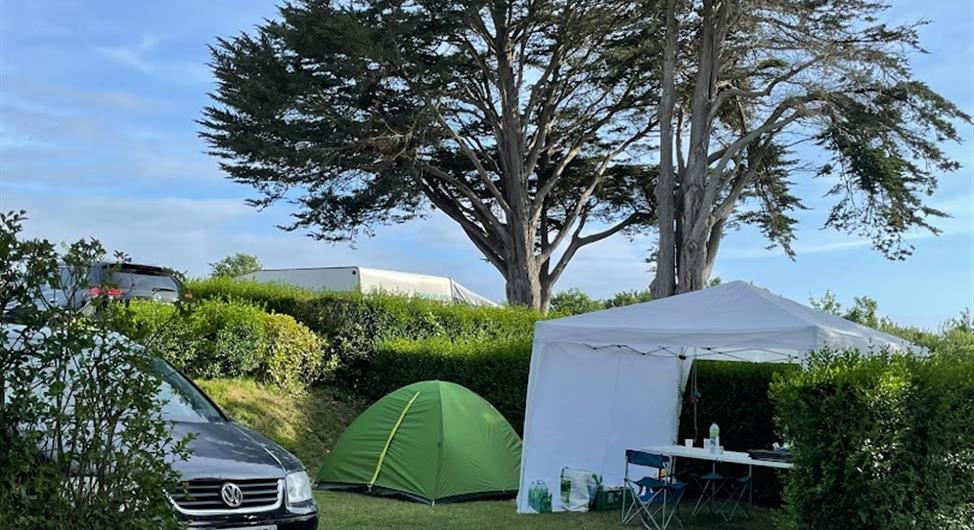 kampeerplaats op 3-sterrencamping Armor Loisirs in Trébeurden, verhuur van kampeerplaatsen, stacaravans en chalets, camping met zwembad aan de roze granietkust bij Perros Guirec-Côtes d'Armor-Bretagne - Camping Armor Loisirs