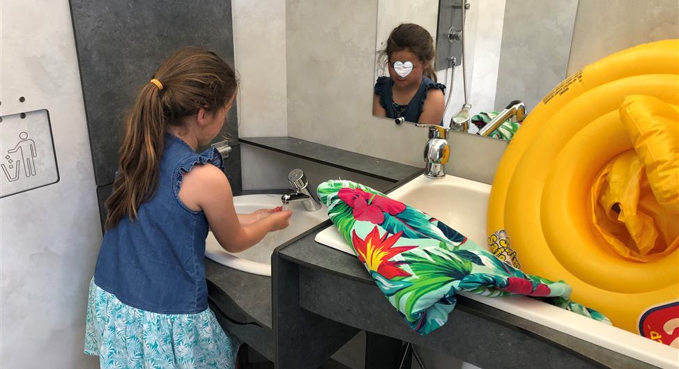 kampeerplaats op 3-sterrencamping Armor Loisirs in Trébeurden, verhuur van kampeerplaatsen, stacaravans en chalets, camping met zwembad aan de roze granietkust bij Perros Guirec-Côtes d'Armor-Bretagne - Camping Armor Loisirs